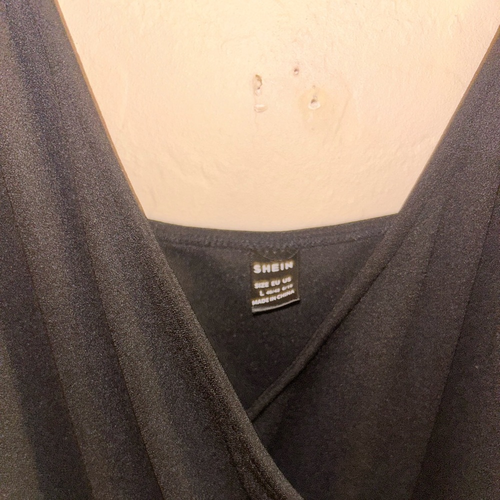 SHEIN Elegant Black Wrap Top